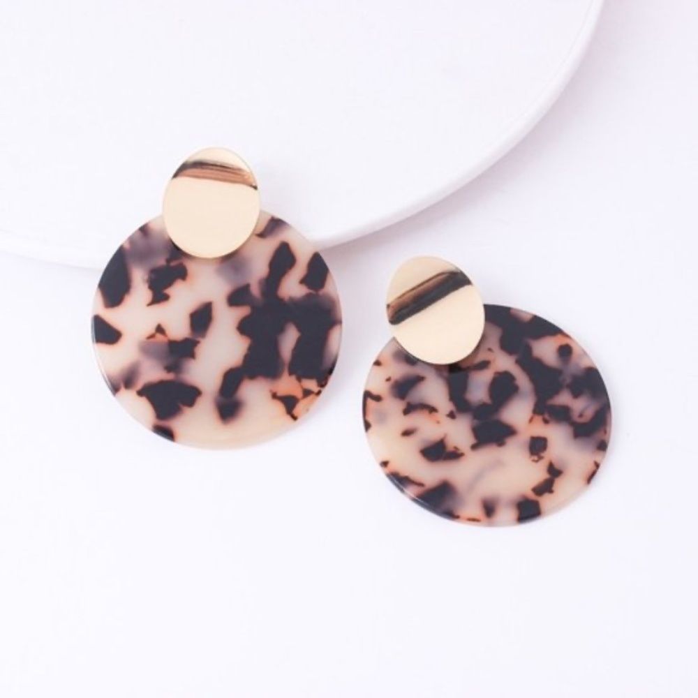 Faux Tortoise Shell Earrings - Picture 4 of 4